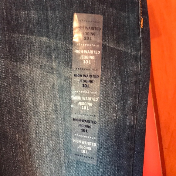 NWT Jeans - Picture 2 of 3